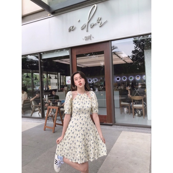 Đầm cutout cổ yếm | BigBuy360 - bigbuy360.vn