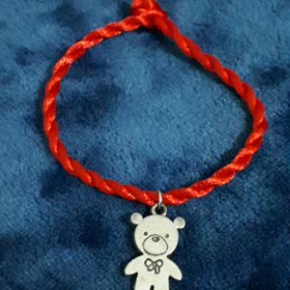 Dây đeo tay charm chỉ đỏ may mắn