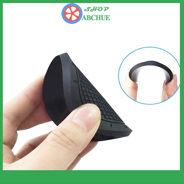 Bộ 2 miếng lót cốc nước bằng sợi carbon dùng trên xe hơi