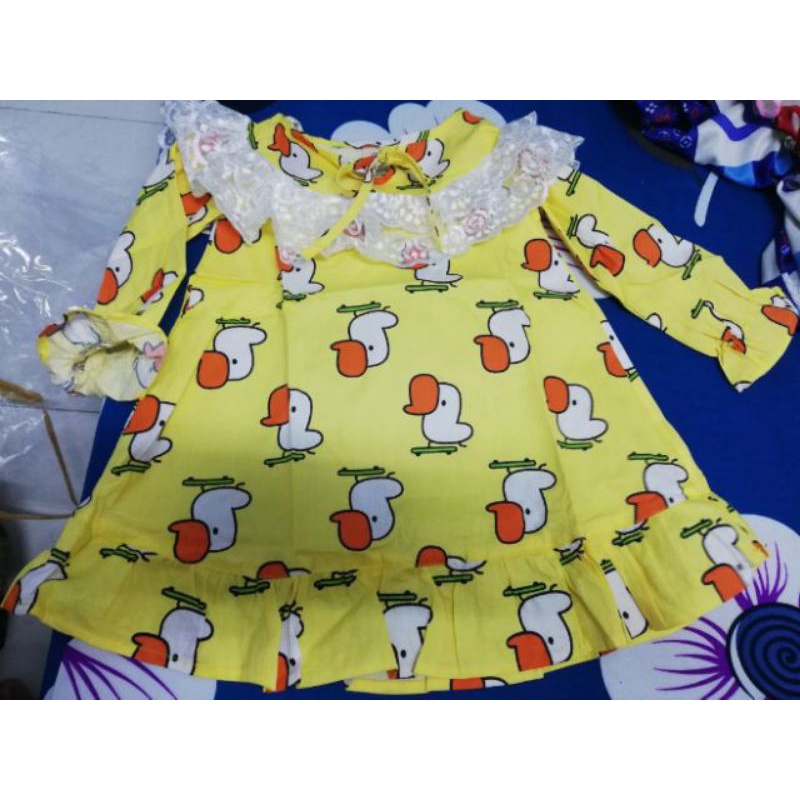 Đầm vịt vàng siêu cute cho bé gái (size 1-8)