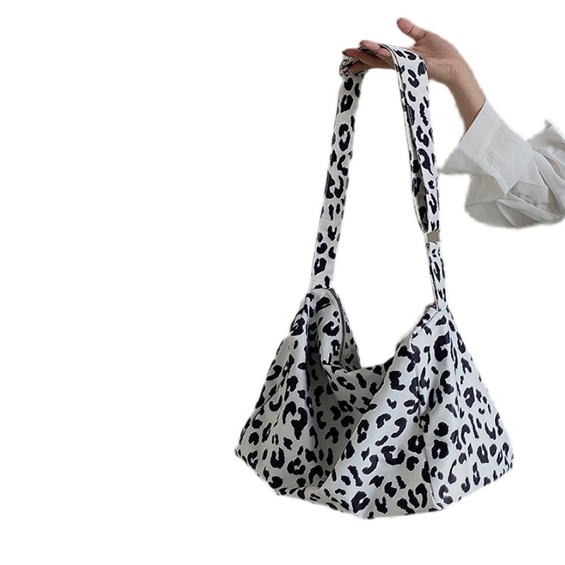 Túi đeo chéo vai khổ lớn họa tiết da báo thời trang sành điệu cho nữ