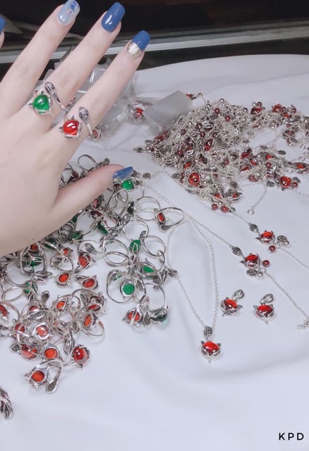 DÂY CHUYỀN HỒ LY SƠN ĐEN SANG CHẢNH - BẠC ITALYA NHẬP KHẨU