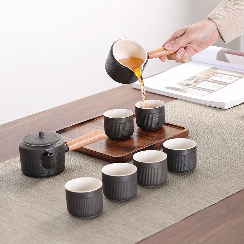 Bộ Ấm Trà Nắm Gỗ Phong Cách Nhật Bản kèm hộp quà tặng.