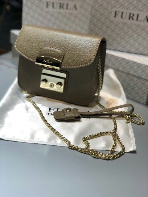 FULA SIÊU HOT Cập Bến Tiếp
❌Size: 18cm
Hàng vẫn gọi là xuất dư ấy a
Full box