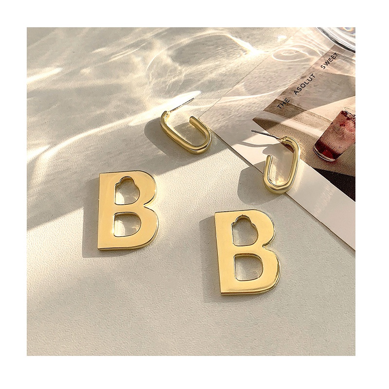 Khuyên Tai Nữ Trang Tạo Hình Độc Đáo