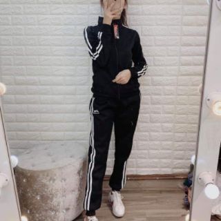 Bộ đồ thể thao 4 màu