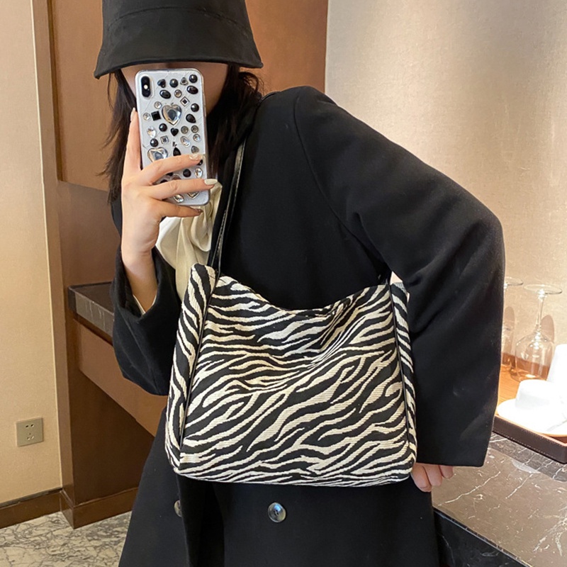 Túi xách đeo vai IELGY phong cách thời trang cho nữ