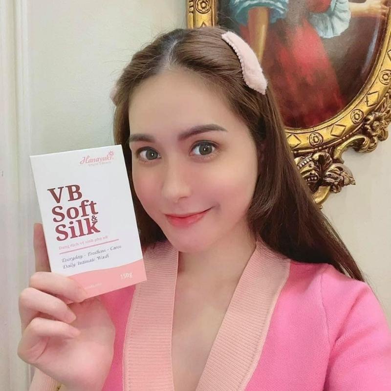 Dung Dịch Vệ Sinh Phụ Nữ Hana Soft Silk Chính Hãng