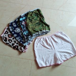 Quần đùi mặc váy
