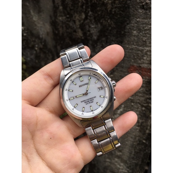 Đồng Hồ REGUNO Pin năng lượng Mặt Trời - lịch vạn niên tự nhảy chính xác theo tháng