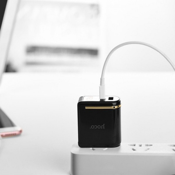 Cốc sạc 2 cổng Hoco C39 12W 2.4A - có LCD hiển thị điện áp dòng điện