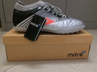 Giày Bóng Đá Mitre 161110