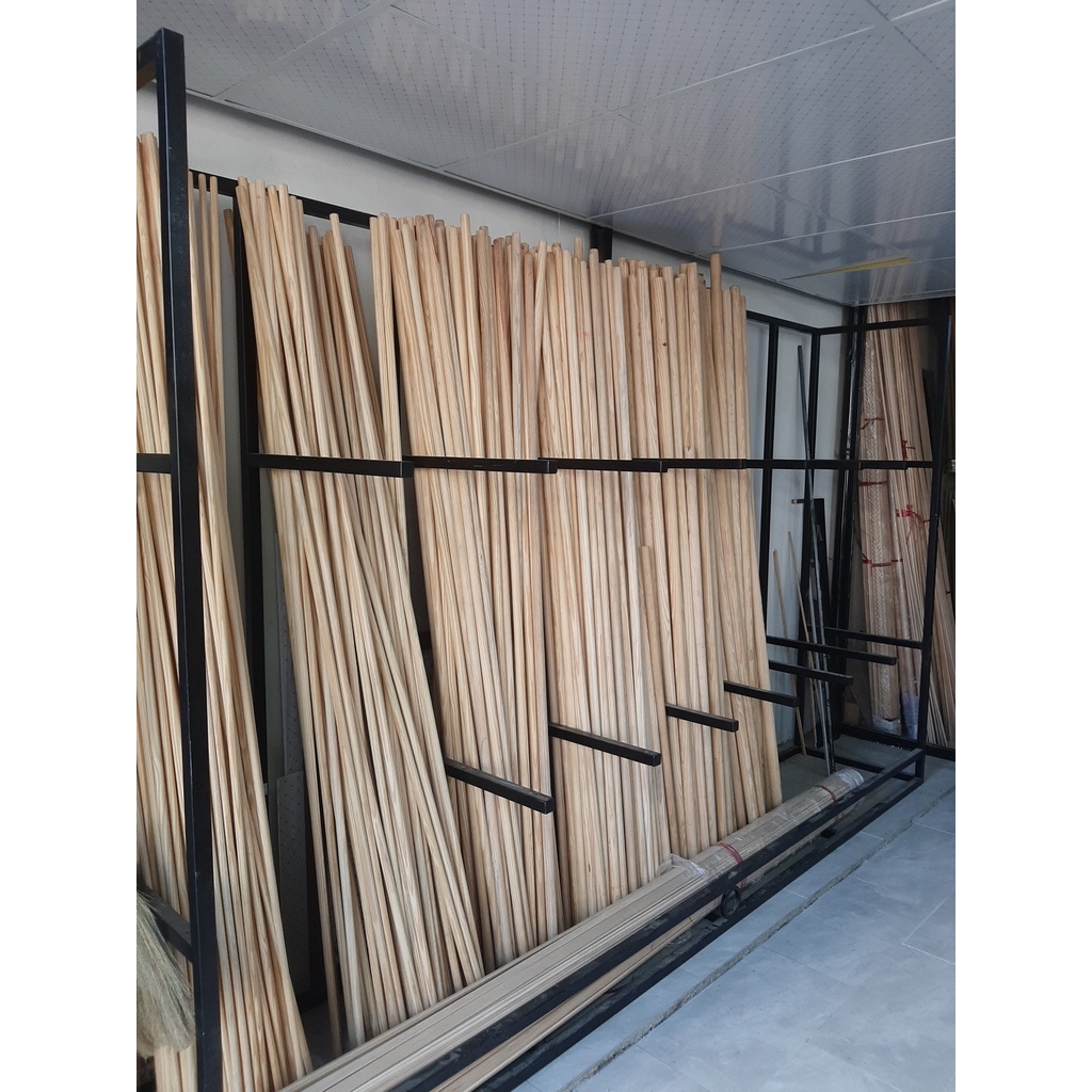 Cây gỗ tròn phi 4cm, được làm bằng gỗ thông hoặc gỗ sồi, có tính ứng dụng cao - LUXI WOOD