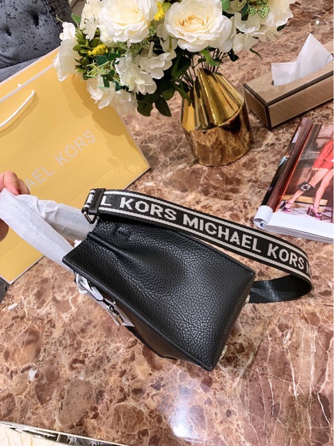 ✨Túi MK Michael Kors da thật check code size to + nhỏ