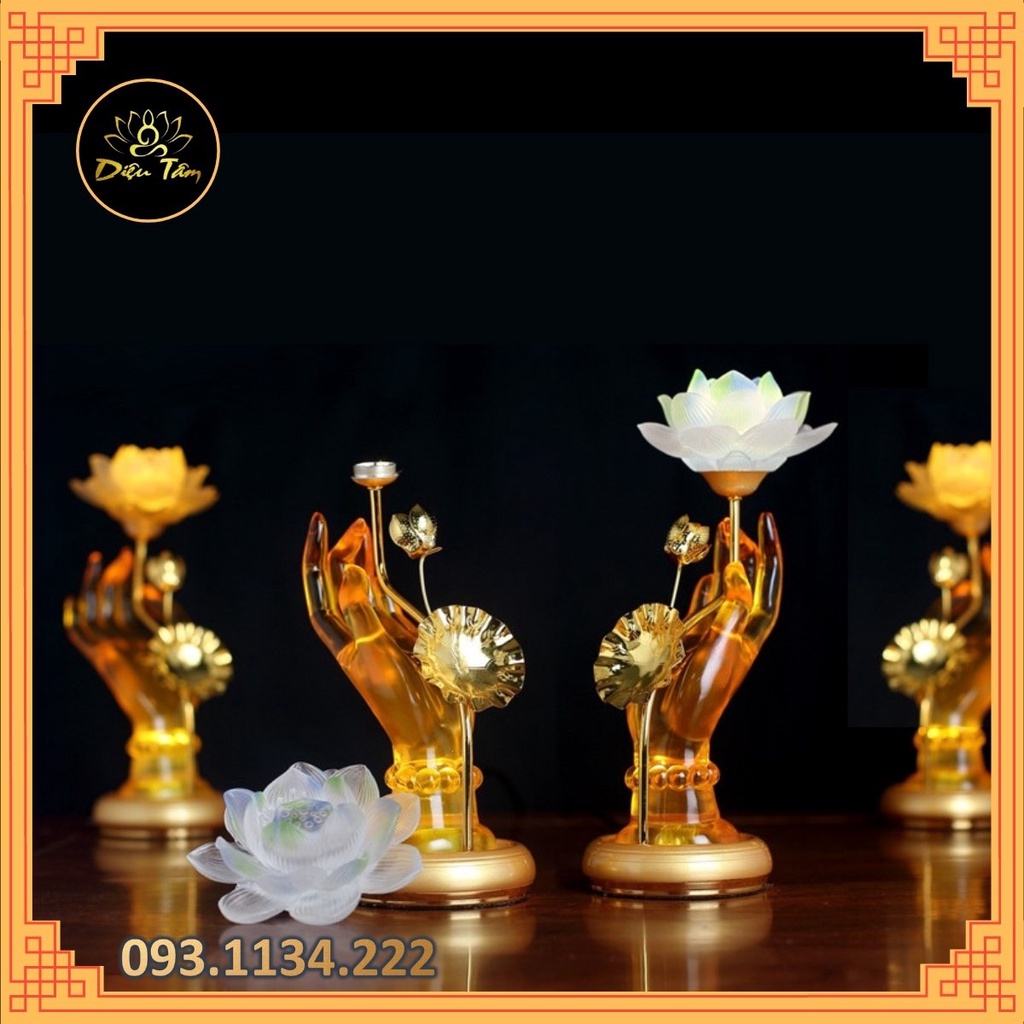 Đèn tay Phật đổi màu cầm hoa sen vàng