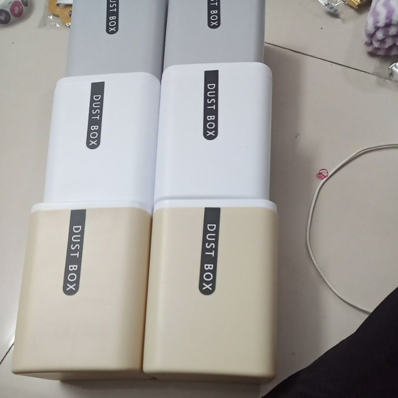 Thùng rác trắng mini nắp lật treo tường nhựa cao cấp bền đẹp.Mua riêng miếng treo nha