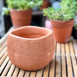 Chậu Đất Nung Vuông Bầu Kẻ Tay.