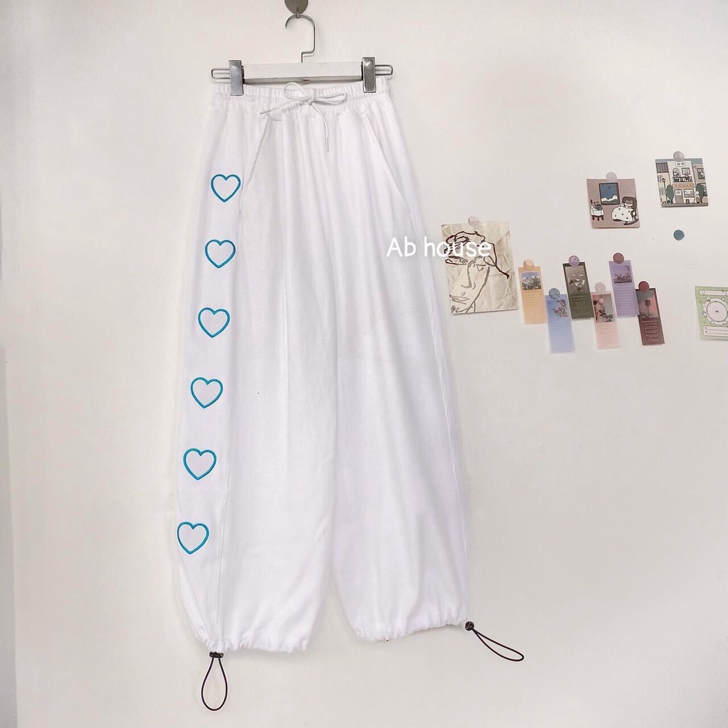 Quần jogger tim Closet có 2 màu Đen Trắng, chun ống from rộng Choose Us
