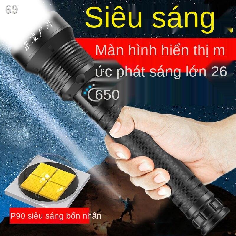 2021℗♛Đèn pin P90 lõi tứ ánh sáng mạnh lực lượng đặc biệt có thể sạc lại ngoài trời siêu zoom tự vệ LED chiếu tầm xa