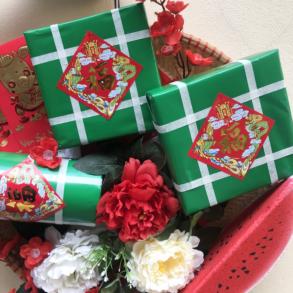 Mẹt tre đựng bánh chưng, bánh tét dưa hấu kèm phụ kiện trang trí Tết