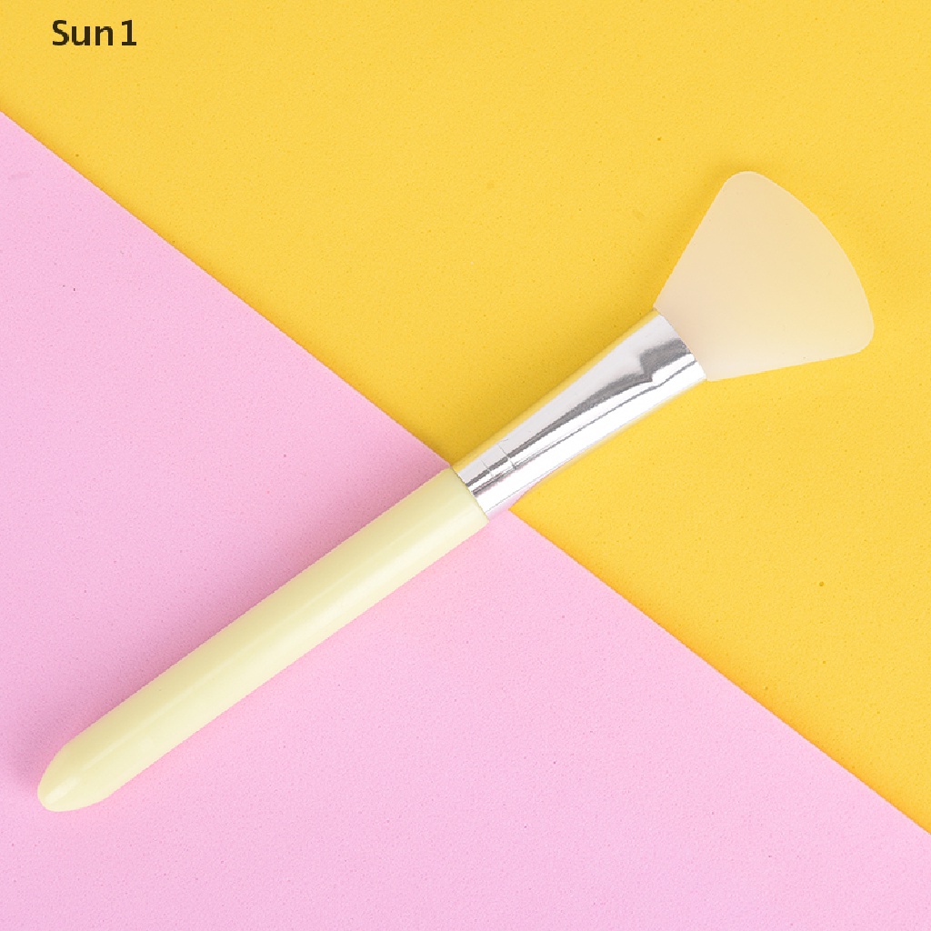 Cọ Nhựa Hỗn Hợp Chăm Sóc Da Mặt Tiện Dụng