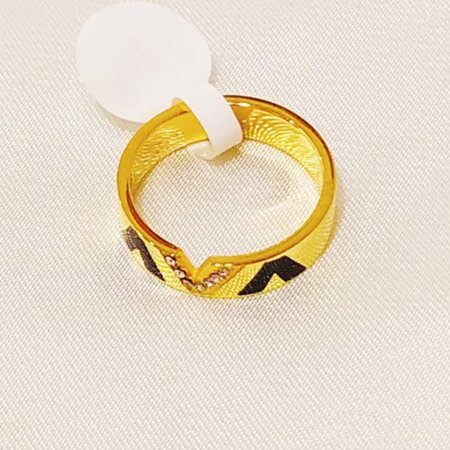 Nhẫn Nữ Chữ V Titan Không Đen TT 2397