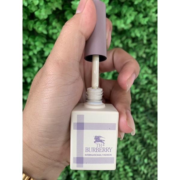 Sơn gel đen, trắng bóng mướt