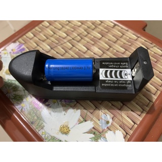 Dock sạc pin 3,7v đa năng tặng 1 pin 16340 1300mah 3,7v