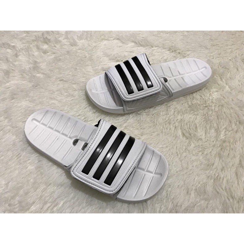 Dép Adidas quai dán lỗ