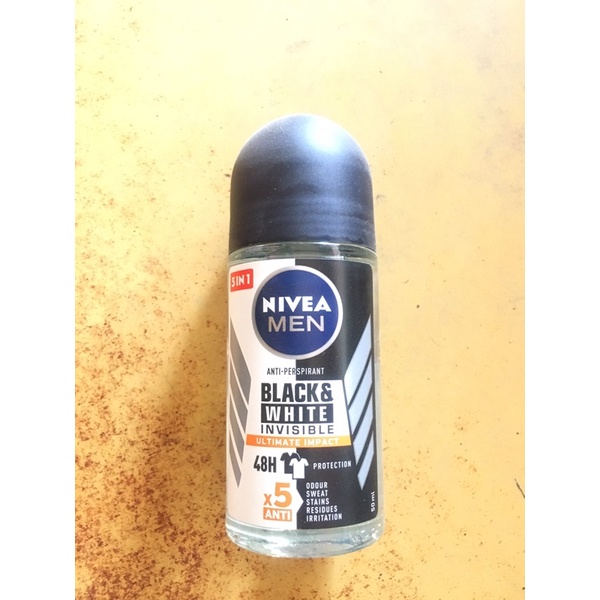 Lăn khử mùi Nivea men Black white 50ml