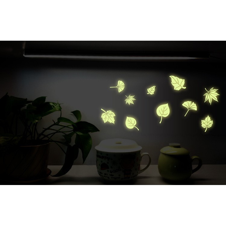 Decal trang trí tường Lá Rơi - Dạ Quang