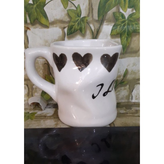 Ly sứ hàng độc lạ