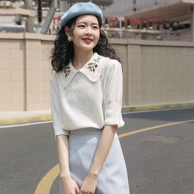 Áo montoghi cộc cổ sen thêu hoa QC