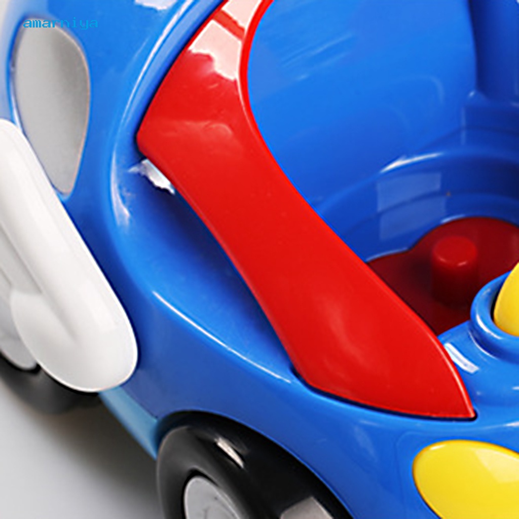 Đồ chơi xe hơi điều khiển từ xa thiết kế nhân vật hoạt hình Doraemon