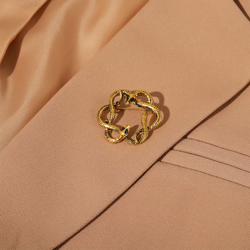 Cài áo hình rắn đính đá thời trang nữ