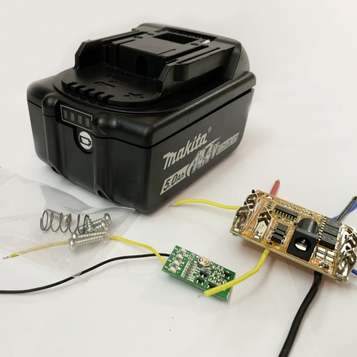 [ 2HV9 ] Vỏ Adapter DC 14.4V có báo pin thay thế Makita loại mẫu zin chưa 10 cell 18650 ( BL64_206 )
