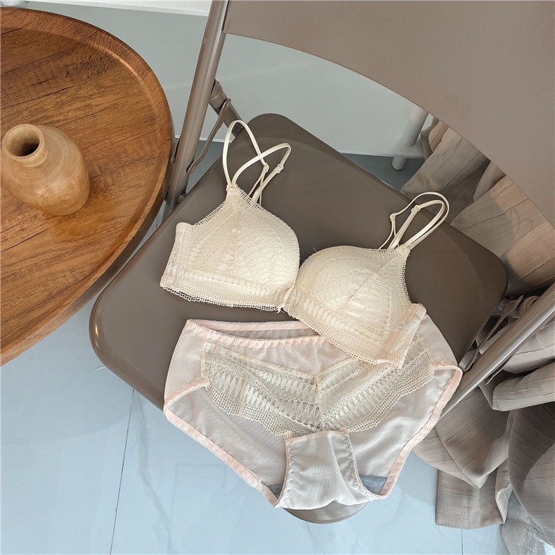 Quần lót ren lá hot trend 1125