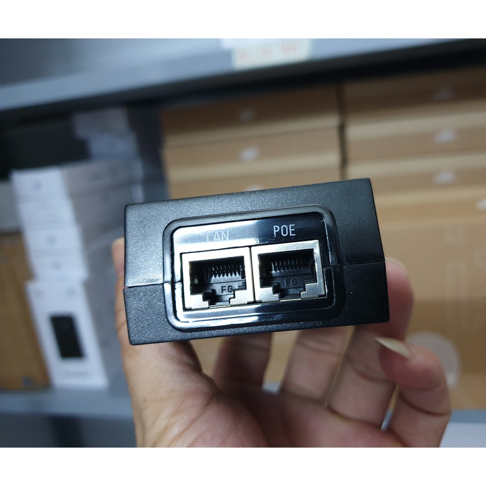 Bộ cấp nguồn PoE Adapter 48V0.5A port 1Gb Ubiquiti mã PoE4824WG