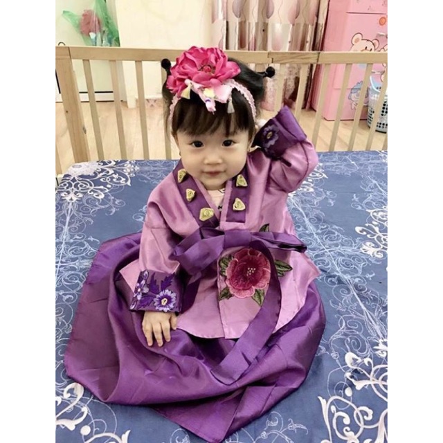 Bộ Hanbok cho bé gái diện Tết