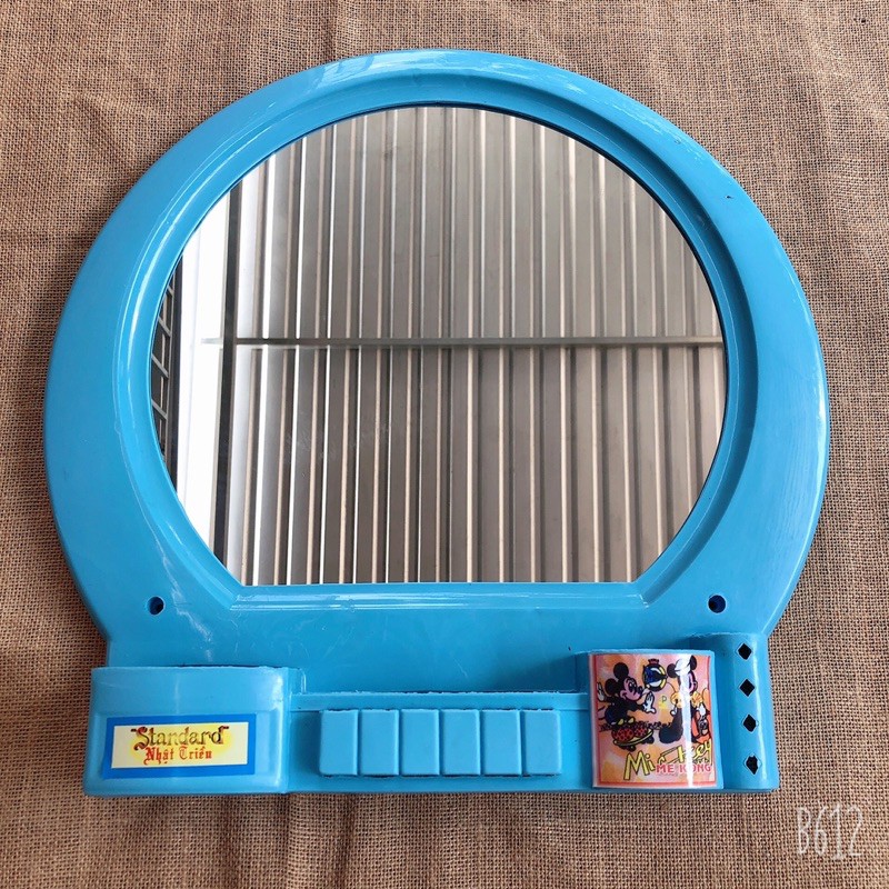 Gương soi mặt bán Nguyệt