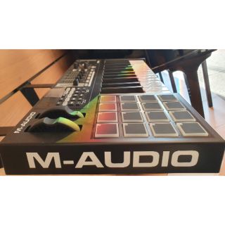 Thiết bị Midi Controller M-Audio Code 25