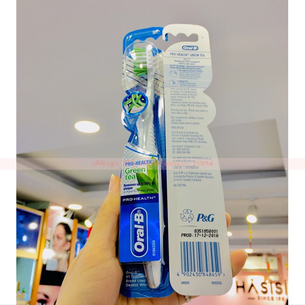 Bàn Chải Tinh Chất Trà Xanh Oral- B Pro-Health Green Tea Toothbrush.