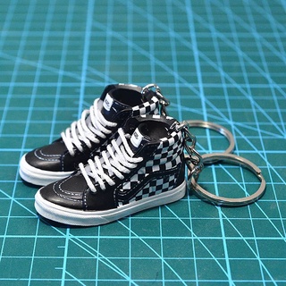 Móc khoá giày sneaker 3D “Vans Old Skool” tỉ lệ 1:6