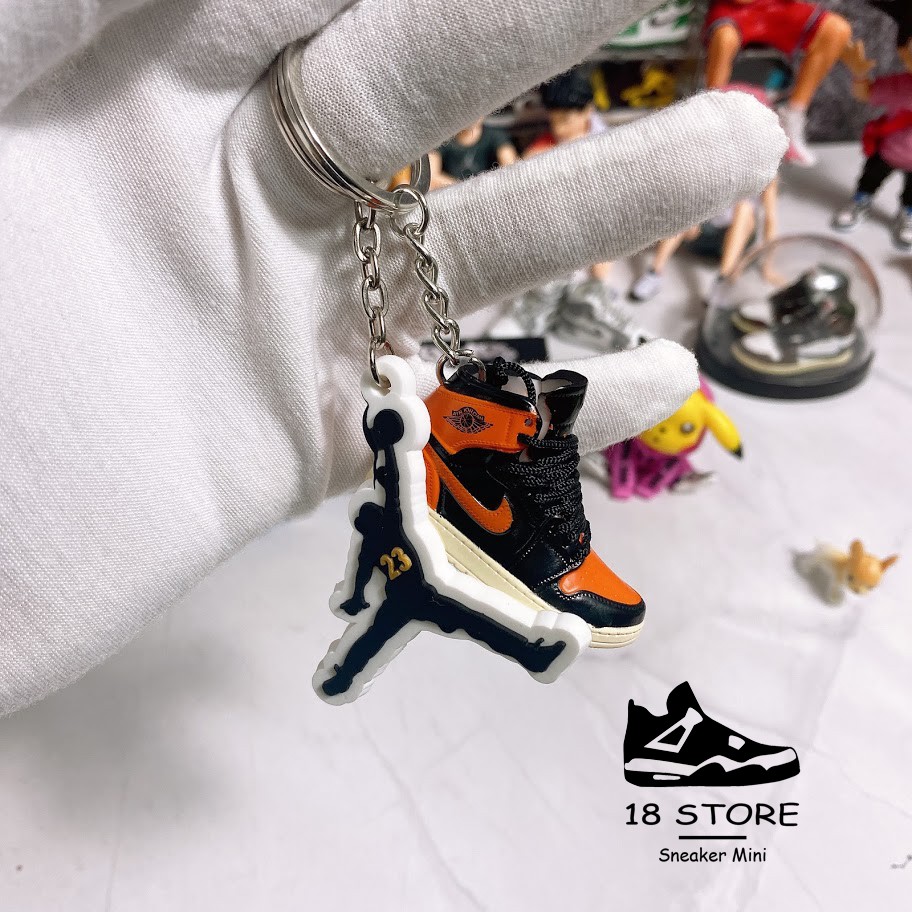 Móc Khóa Giày Jordan  - Mô Hình Giày Sneaker Tỉ lệ 1/6
