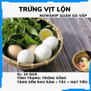 Trứng vịt lộn non con nhỏ úp mề vừa ăn tặng kèm muối tiêu, rau răm