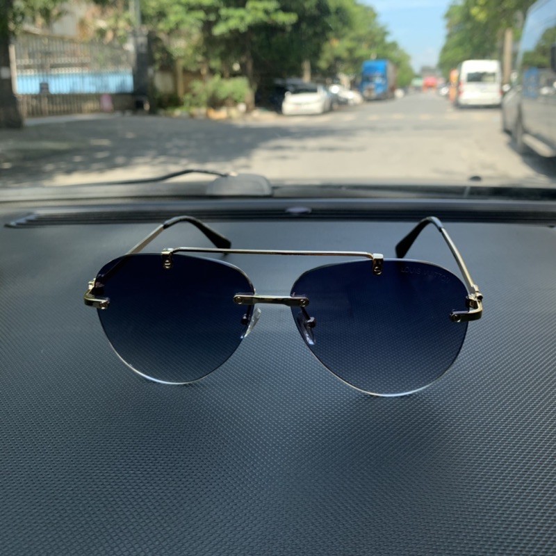 Kính nam kinh nam thoi trang