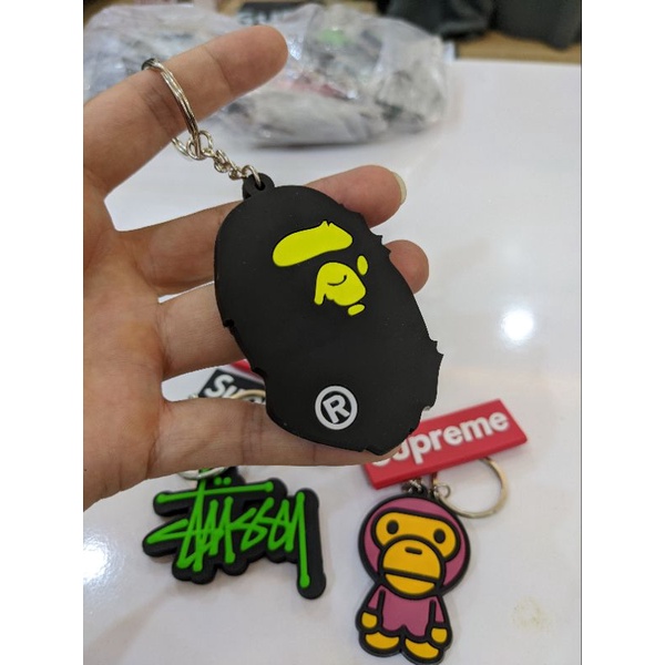Móc khóa Supreme, bape, stussy