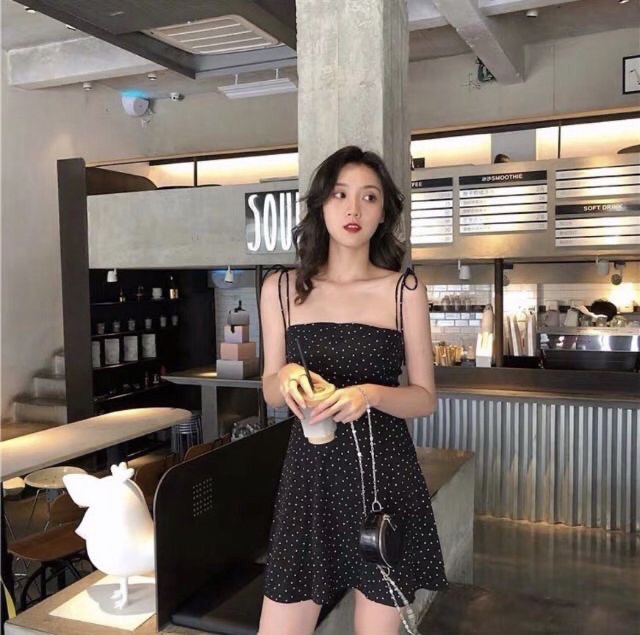 Đầm váy 2 dây dáng xoè  Đen Trắng Chấm bi Chất liệu voan