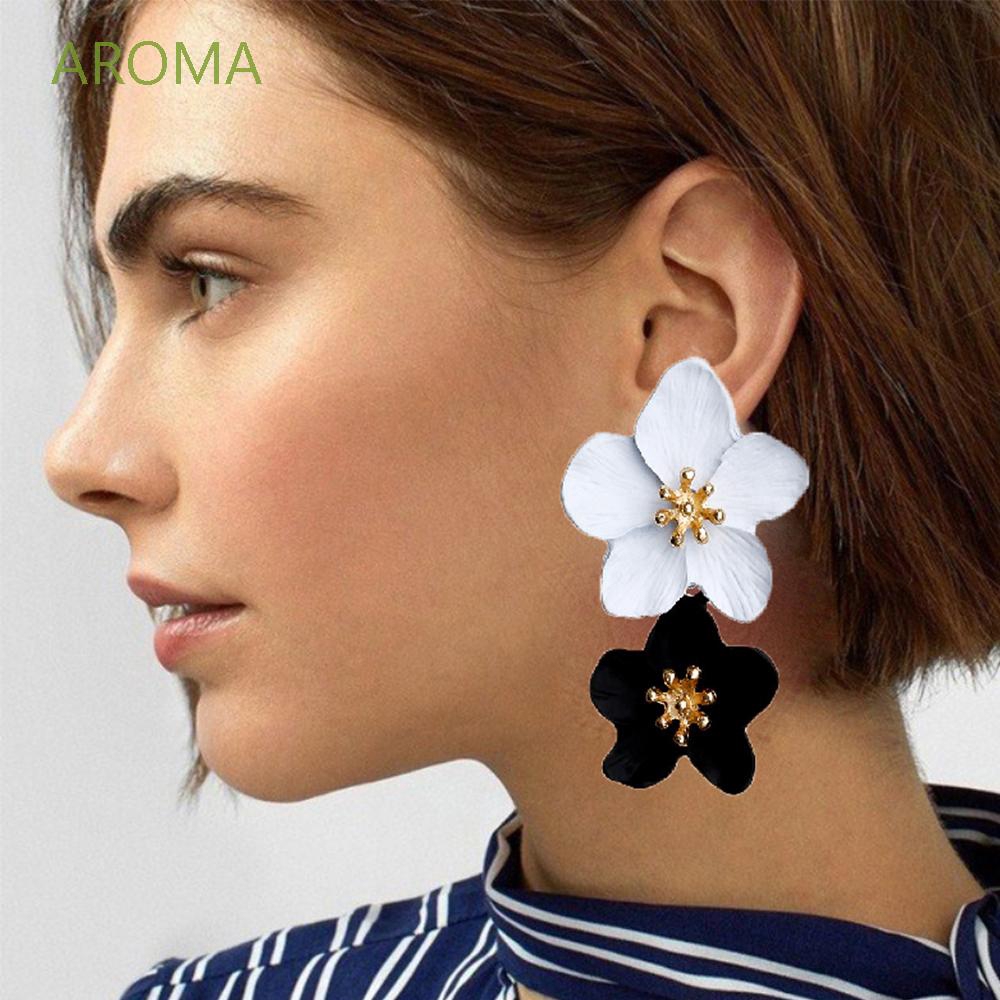 Hoa Tai Dáng Dài Phối Tua Rua Phong Cách Bohomian