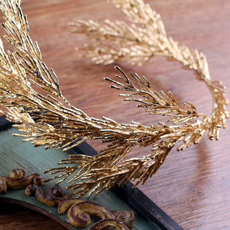 Băng đô lá vàng phong cách baroque trang trí tóc cô dâu